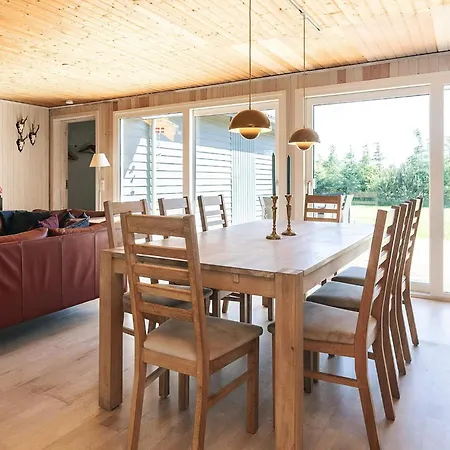 8 Person In * Løkken